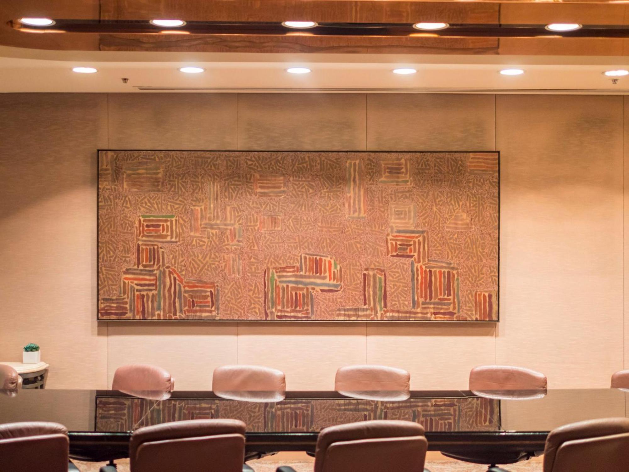 Intercontinental Adelaide By Ihg Otel Dış mekan fotoğraf The 1960s mural by John Alexander in the boardroom of the Bank of England