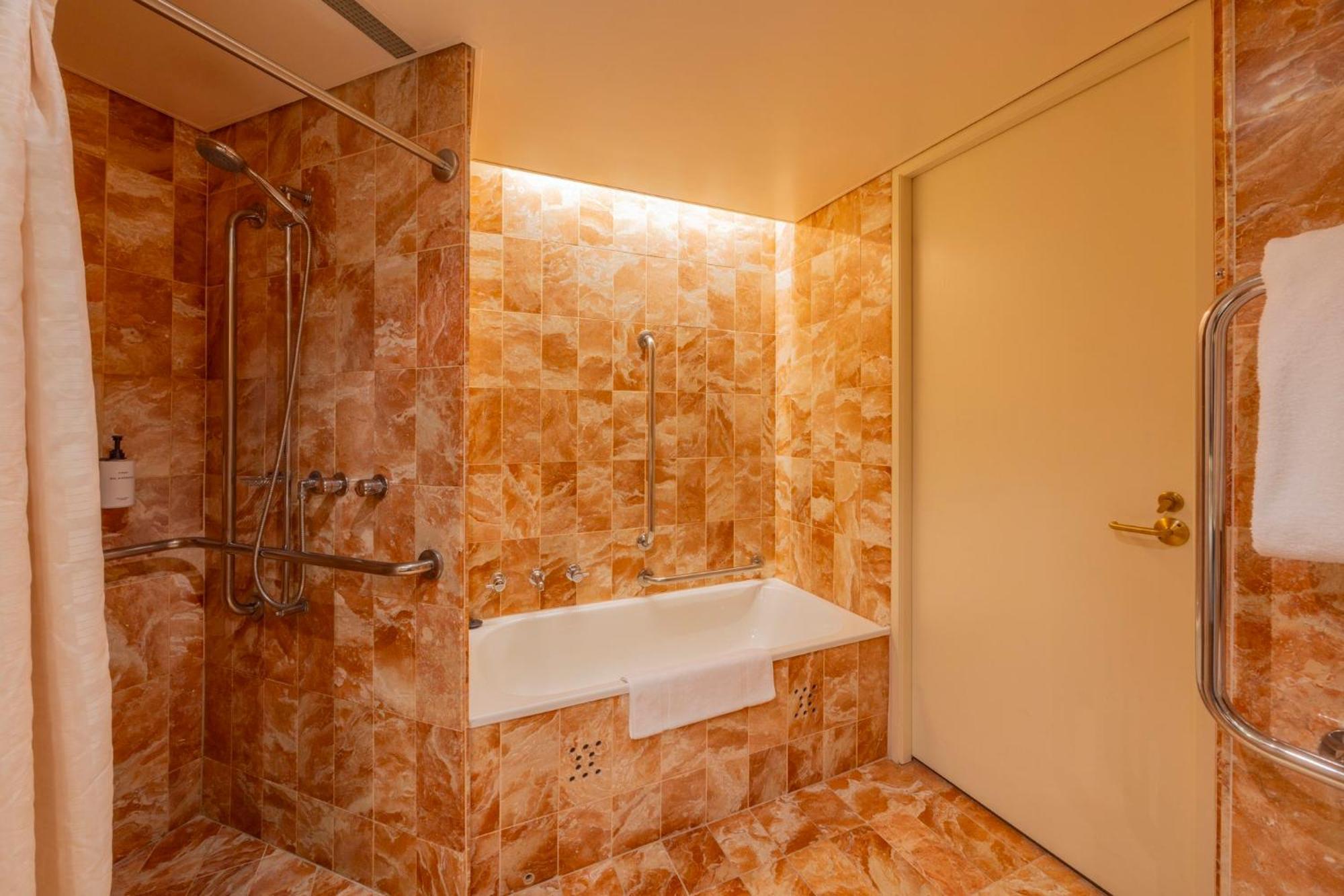 Intercontinental Adelaide By Ihg Otel Dış mekan fotoğraf Bathroom
