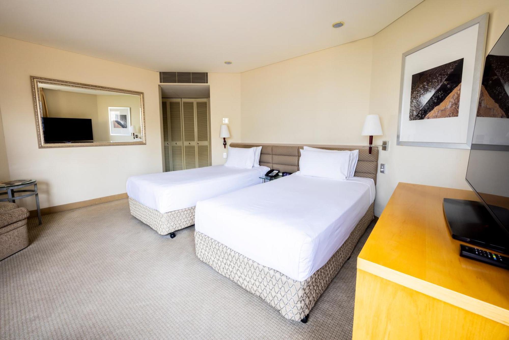 Intercontinental Adelaide By Ihg Otel Dış mekan fotoğraf A room at the hotel