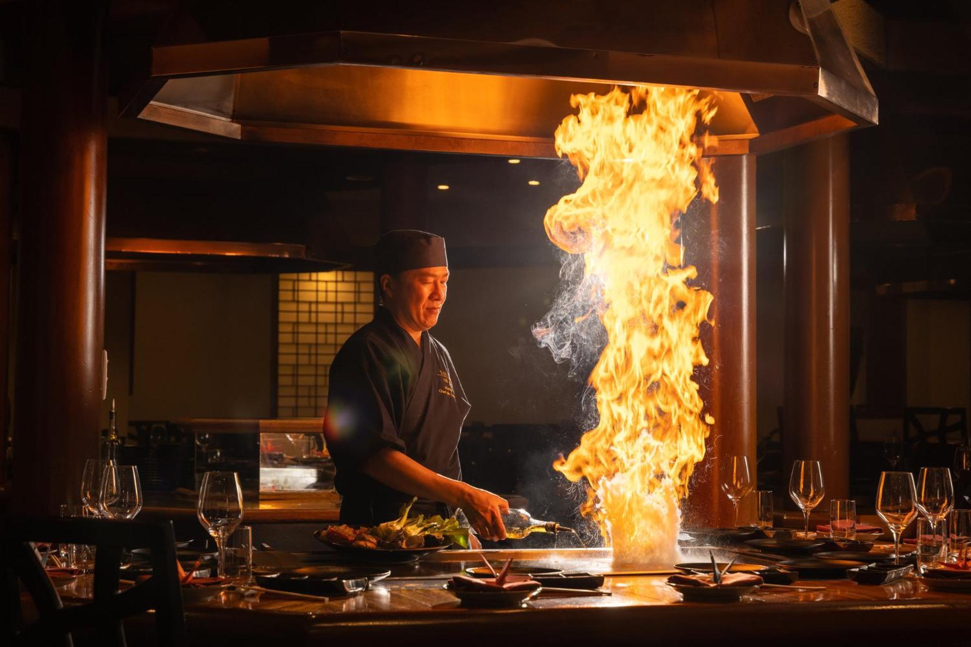 Intercontinental Adelaide By Ihg Otel Dış mekan fotoğraf Teppanyaki cooking